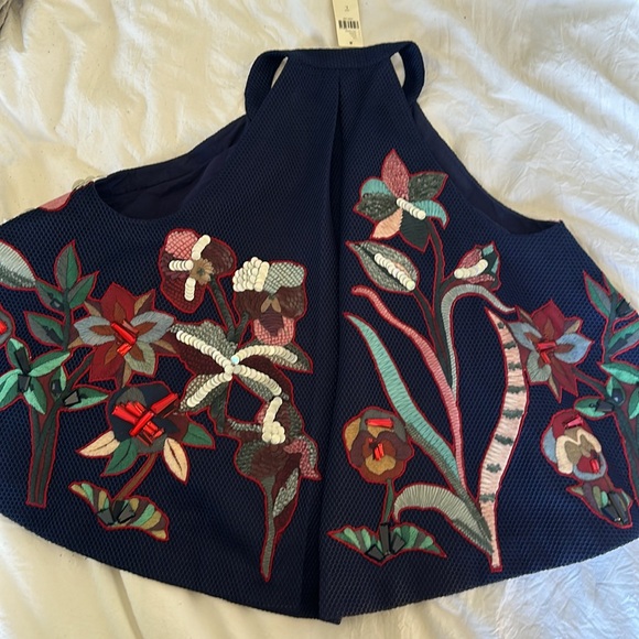 High neck halter top - Picture 8 of 10